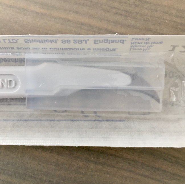 Скальпель Парагон (Paragon) одноразовый №12 (лезвие с пластиковой ручкой), упак.10 шт. Скальпель Парагон (Paragon) одноразовый №12 (лезвие с пластиковой ручкой), упак.10 шт.