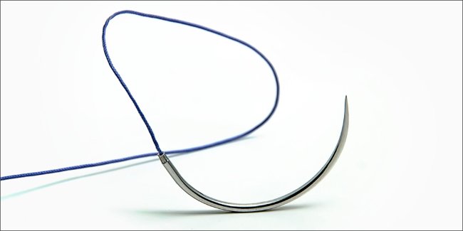 Игла хир. 4В1-1,1х 30 изогнутая 4/8 окружности, колющая, трехганная, с пружинящим ушком.