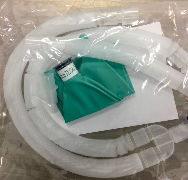 Контур дыхательный d=22мм х1,8м; Взрослый, Нестер. однор., мешок 3л, лимб 0.8, Альба, арт.FS7B518E Контур дыхательный d=22мм х1,8м; Взрослый, Нестер. однор., мешок 3л, лимб 0.8, Альба, арт.FS7B518E