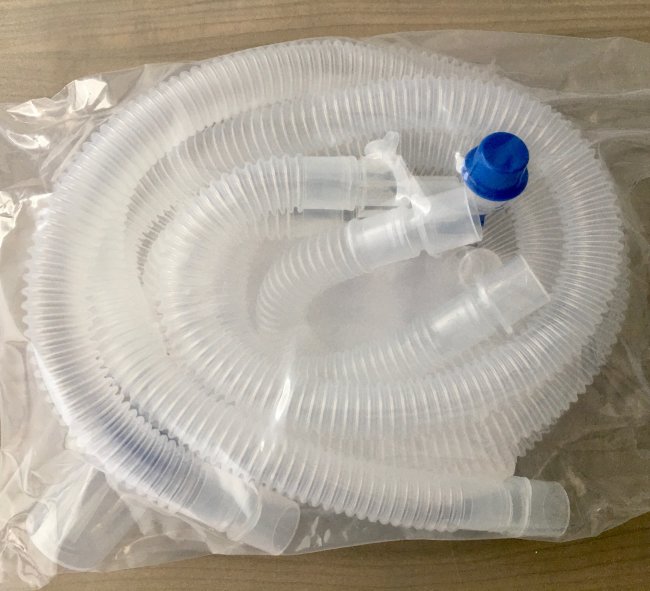 Контур дыхательный d=22мм х1,6м; Взрослый, Нестер. однор., влагосбор., лимб 0.8, Альба, арт.FS74016E Контур дыхательный d=22мм х1,6м; Взрослый, Нестер. однор., влагосбор., лимб 0.8, Альба, арт.FS74016E